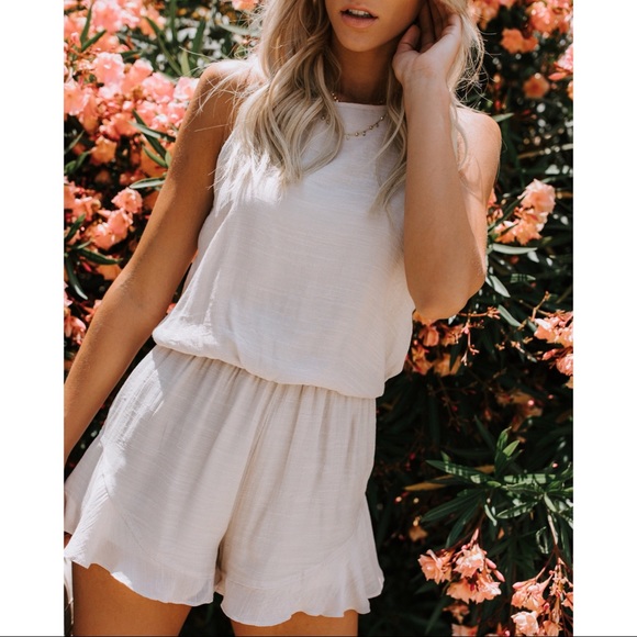 >>LAST<< Set Free Shell Ivory Romper - Picture 2 of 5